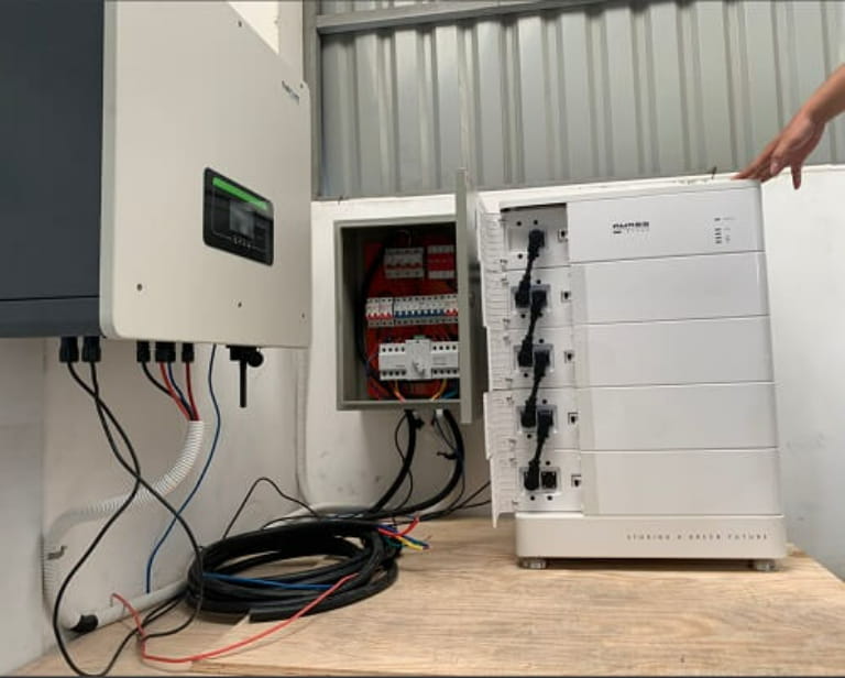 Hướng Dẫn Lắp Đặt Pin 15kW - Vị Trí, Kết Nối An Toàn & Kiểm Tra